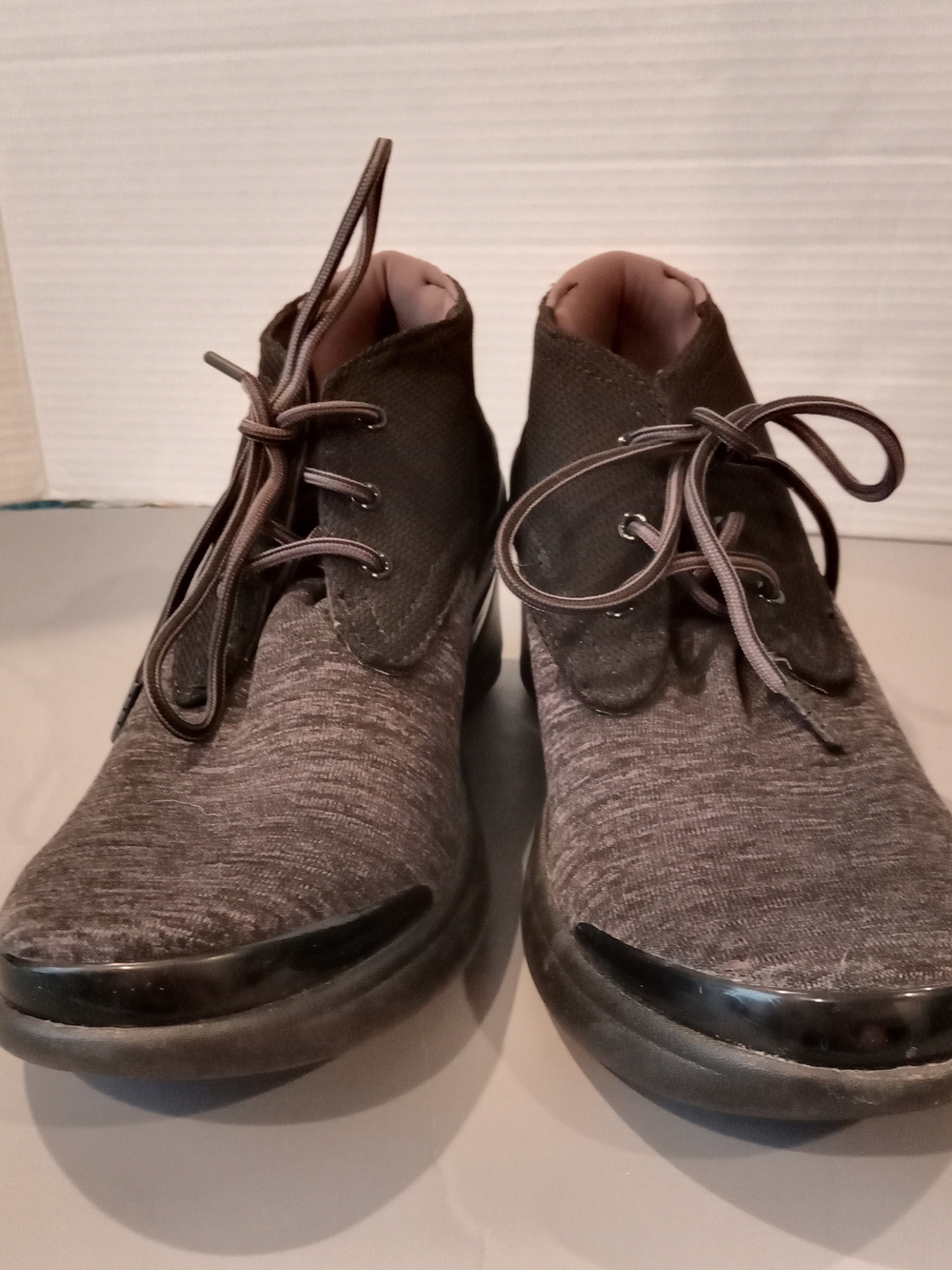 Bzees Heather Gray Knit Lace-Up Comfort Ankle Boots Chunky Heel Women's Size 8.5